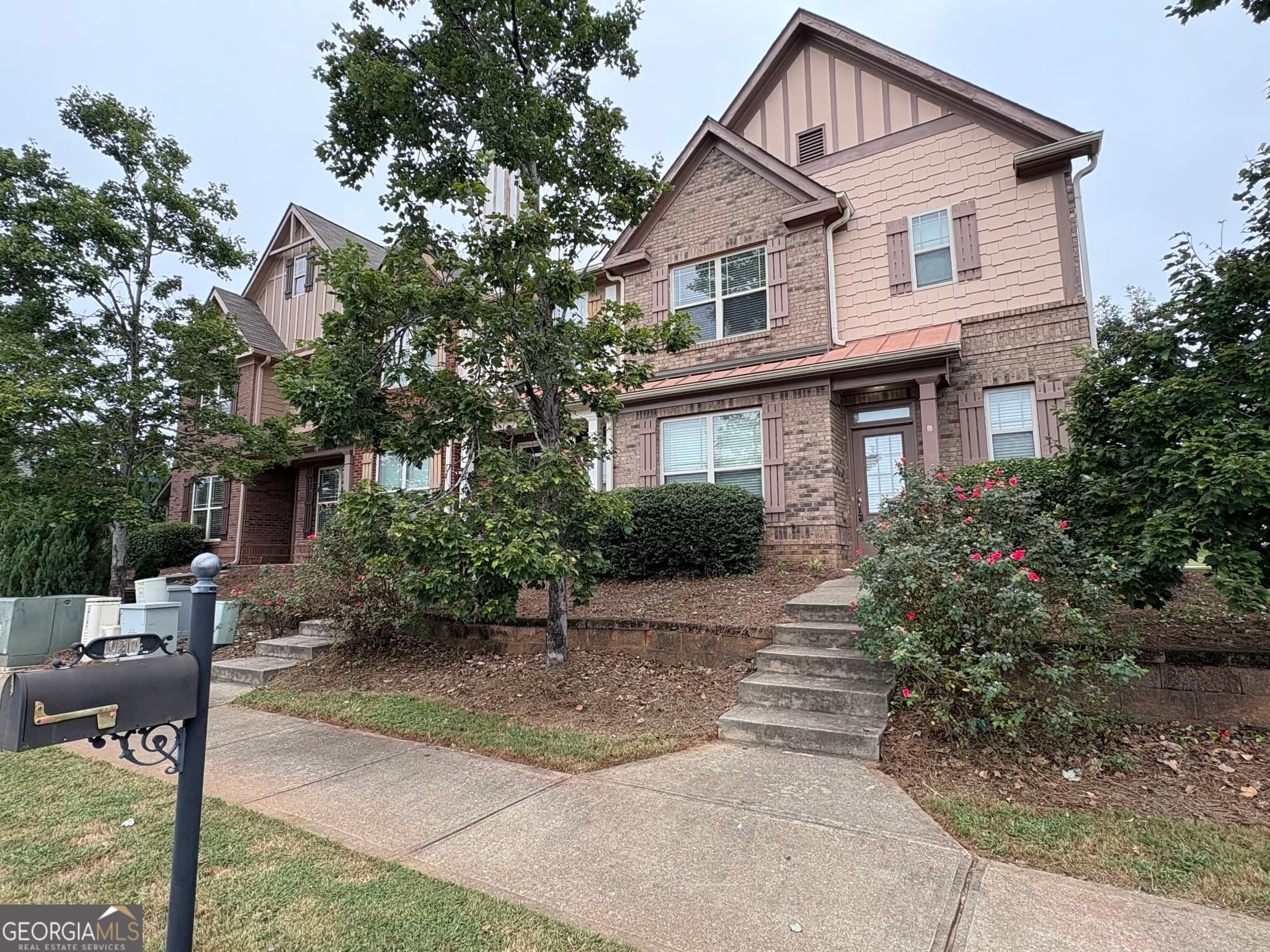 3 bedroom, 2.5 bathroom, 1,672 sq ft townhouse for rent at 127 Red Maple Drive, Athens, GA 30606 for $1,950 a month