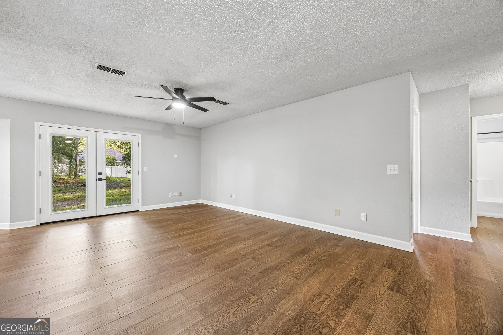 3 bedroom, 2 bathroom, 1,112 sq ft single family residence for sale at 106 Kimberly Court, Kingsland, GA 31548 — photo 6