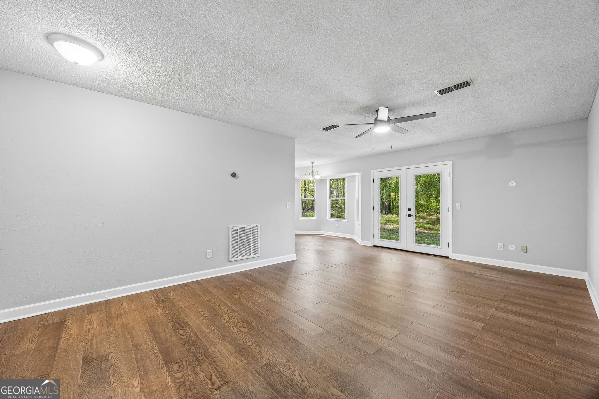 3 bedroom, 2 bathroom, 1,112 sq ft single family residence for sale at 106 Kimberly Court, Kingsland, GA 31548 — photo 7
