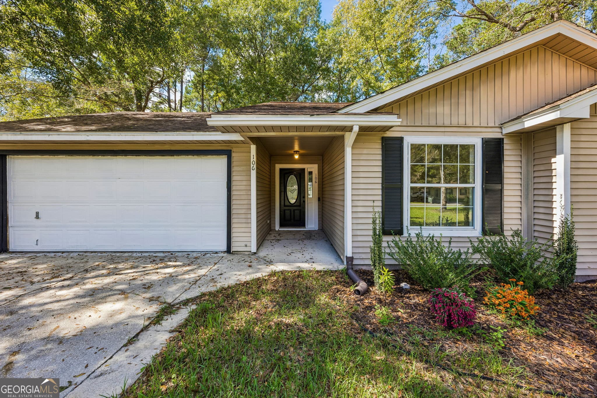 3 bedroom, 2 bathroom, 1,112 sq ft single family residence for sale at 106 Kimberly Court, Kingsland, GA 31548 — photo 3