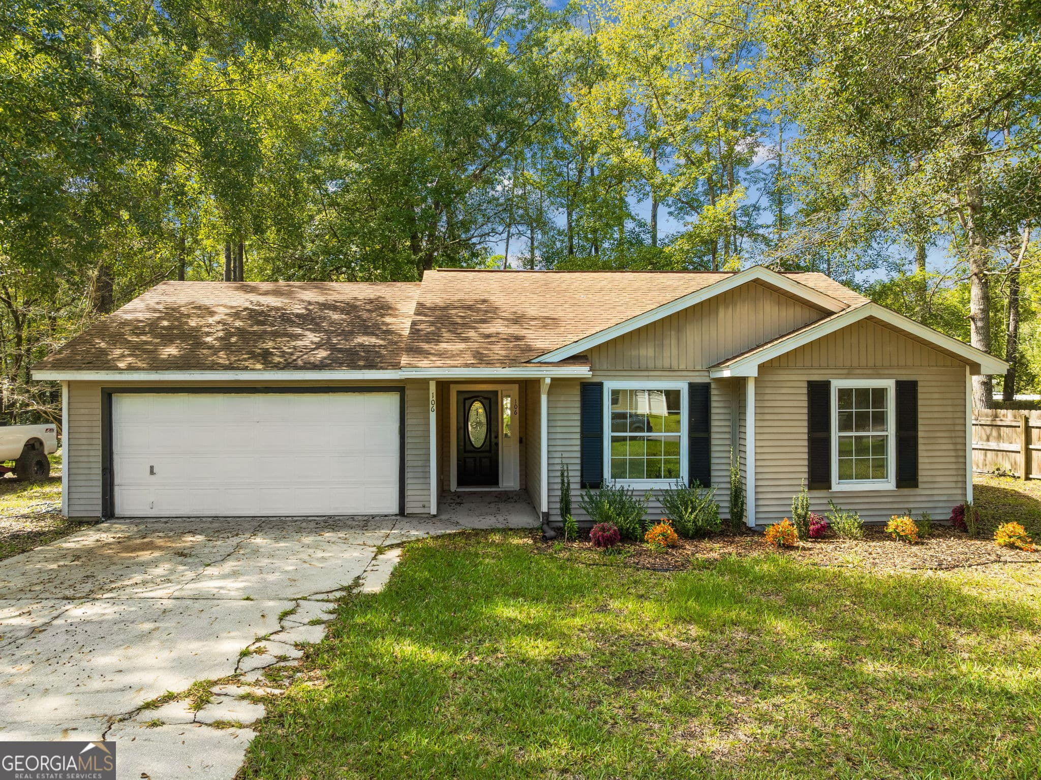 3 bedroom, 2 bathroom, 1,112 sq ft single family residence for sale at 106 Kimberly Court, Kingsland, GA 31548