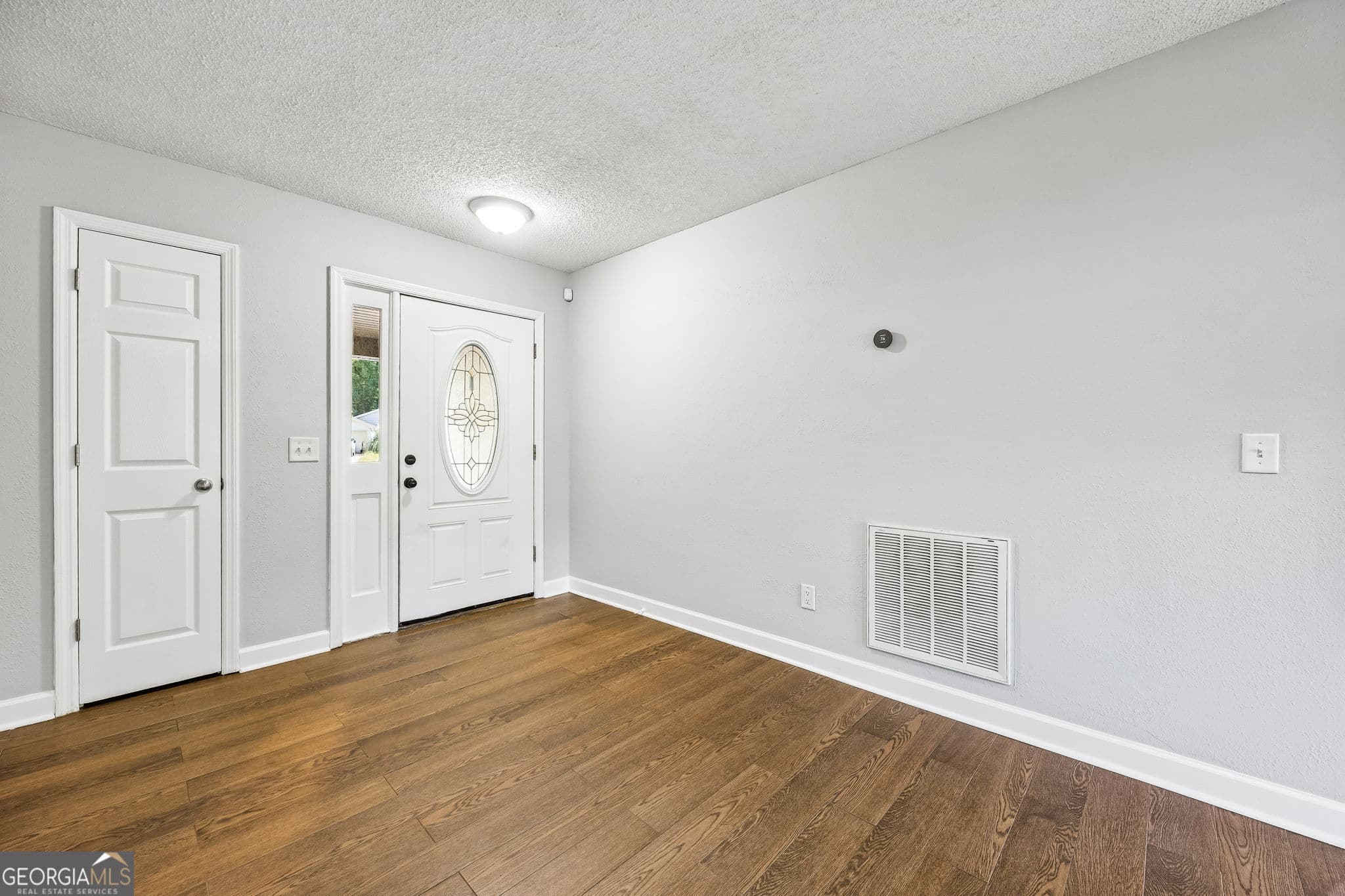 3 bedroom, 2 bathroom, 1,112 sq ft single family residence for sale at 106 Kimberly Court, Kingsland, GA 31548 — photo 5