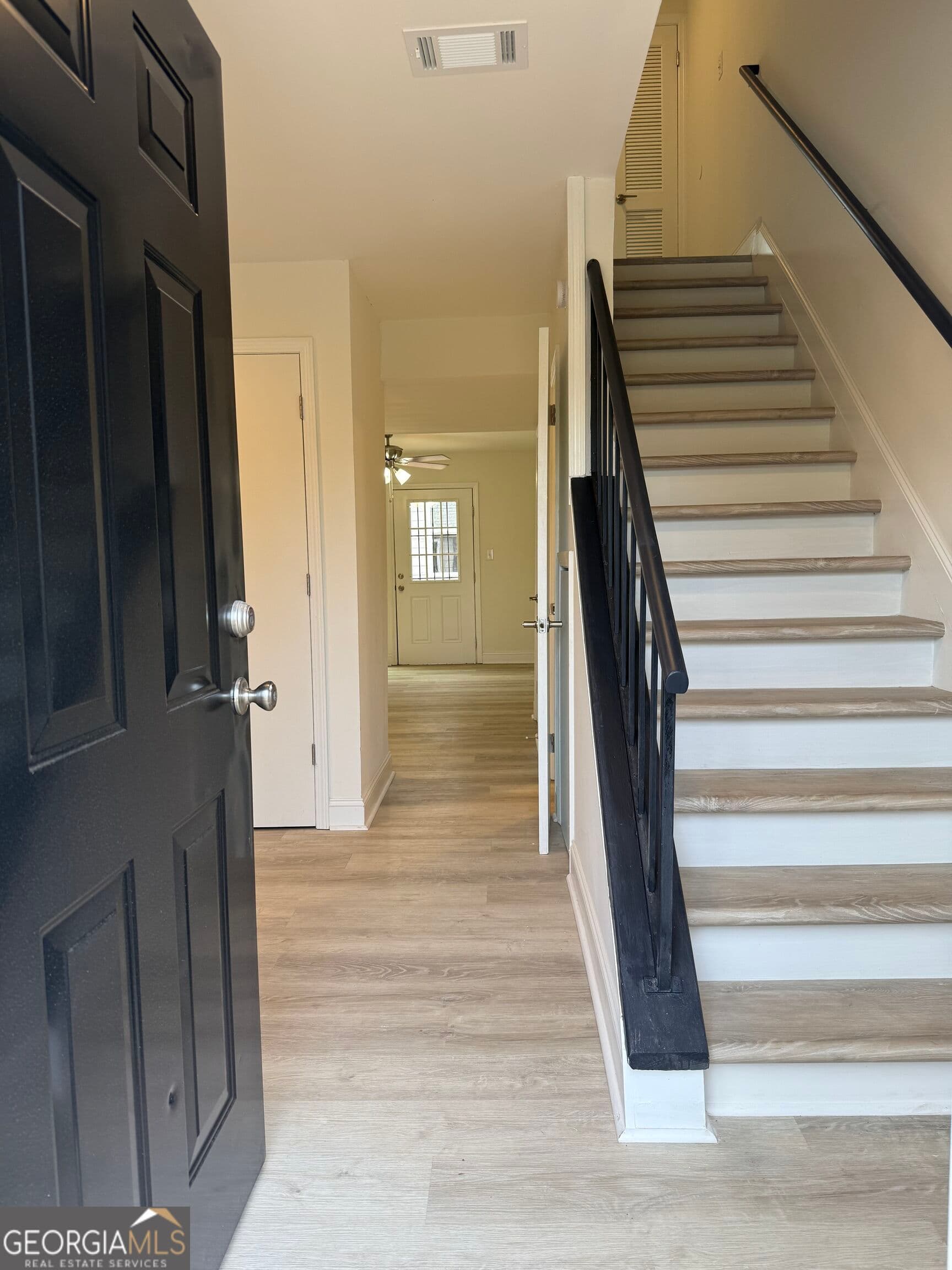 2 bedroom, 1.5 bathroom townhouse for rent at 1161 Boulevard, Macon, GA 31211 for $1,199 a month — photo 3
