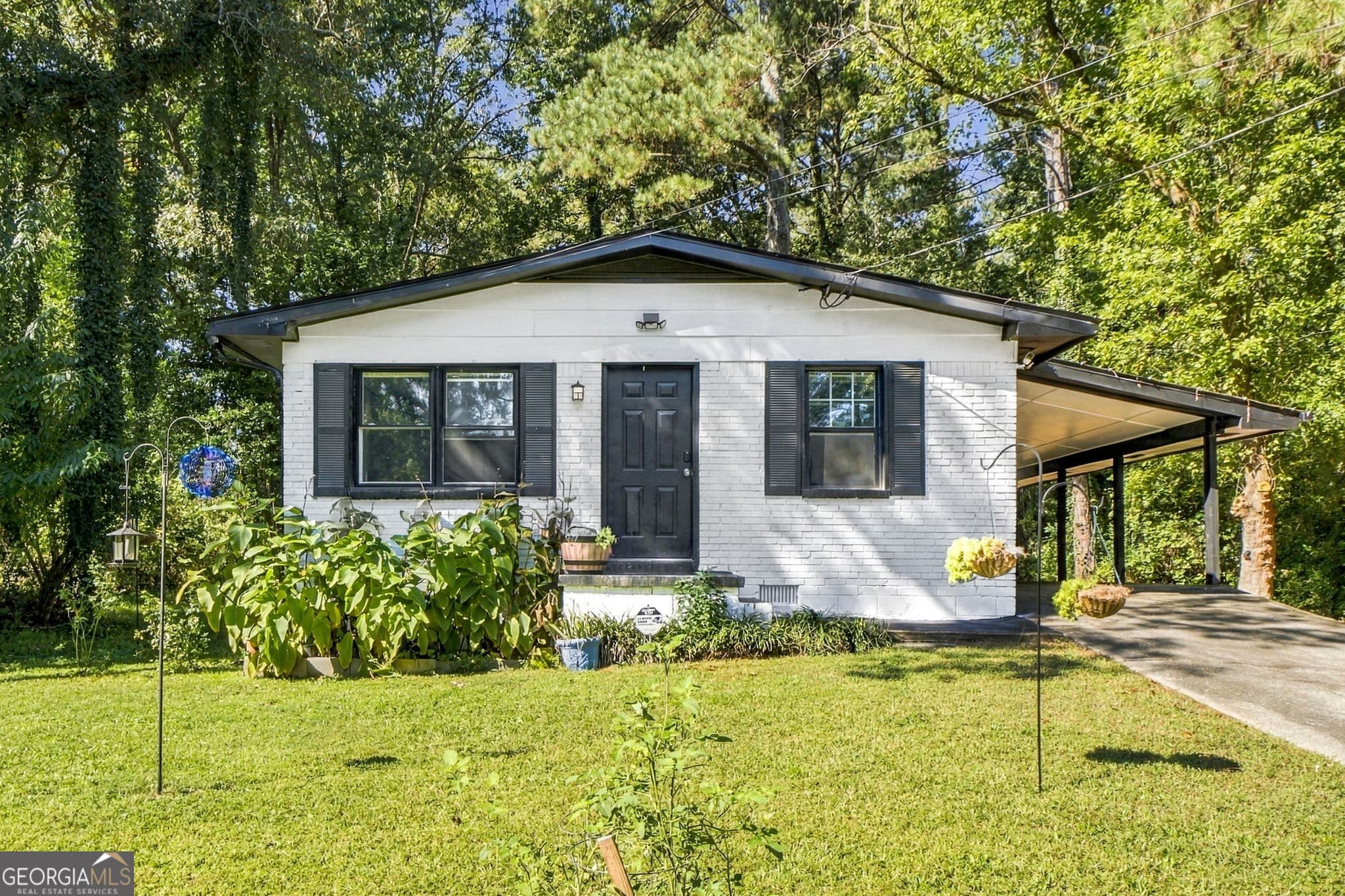 3 bedroom, 2 bathroom, 1,025 sq ft single family residence for sale at 4725 Oak Street, Ellenwood, GA 30294 — photo 1 of 22