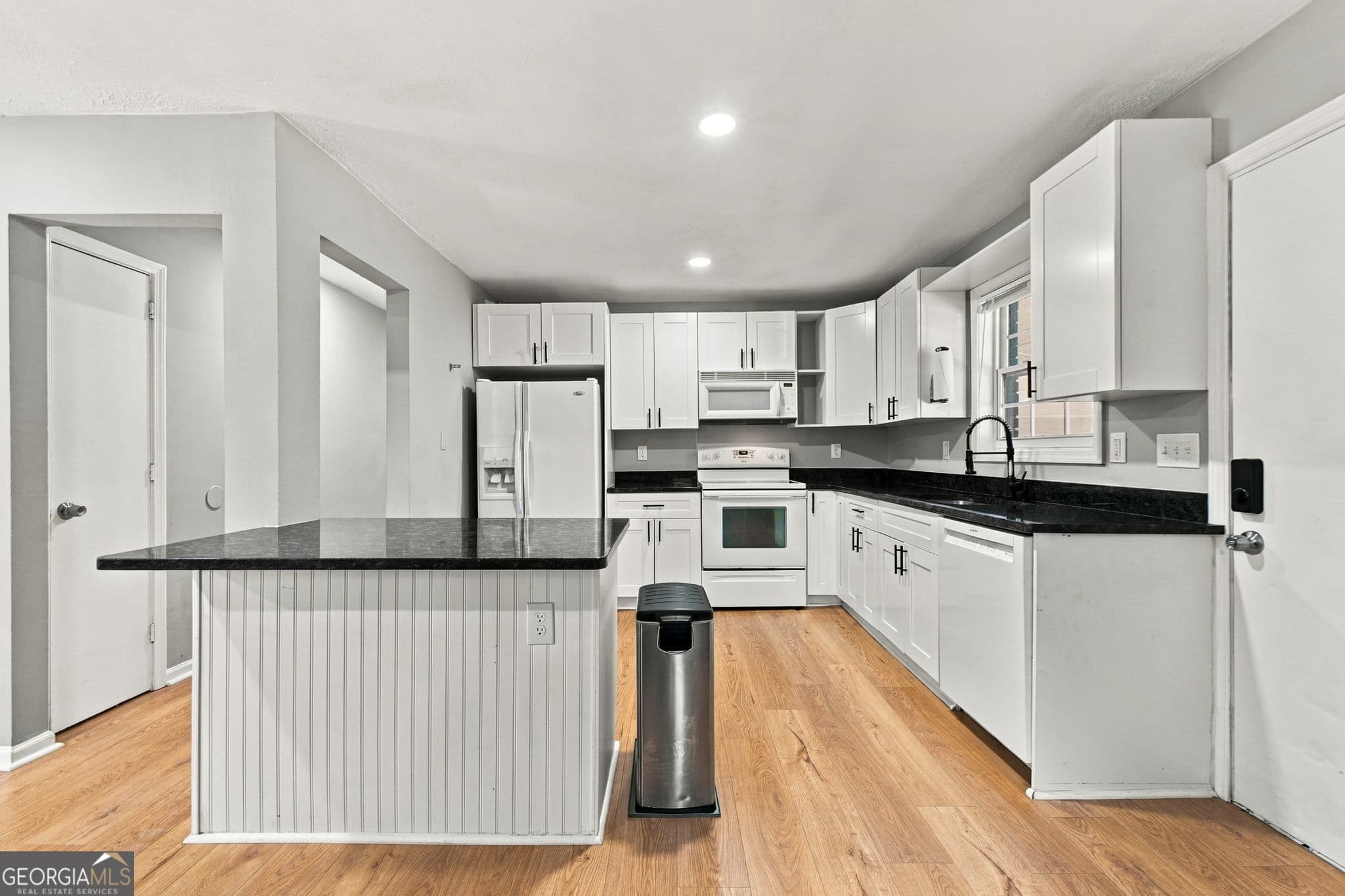3 bedroom, 2 bathroom, 1,025 sq ft single family residence for sale at 4725 Oak Street, Ellenwood, GA 30294 — photo 5