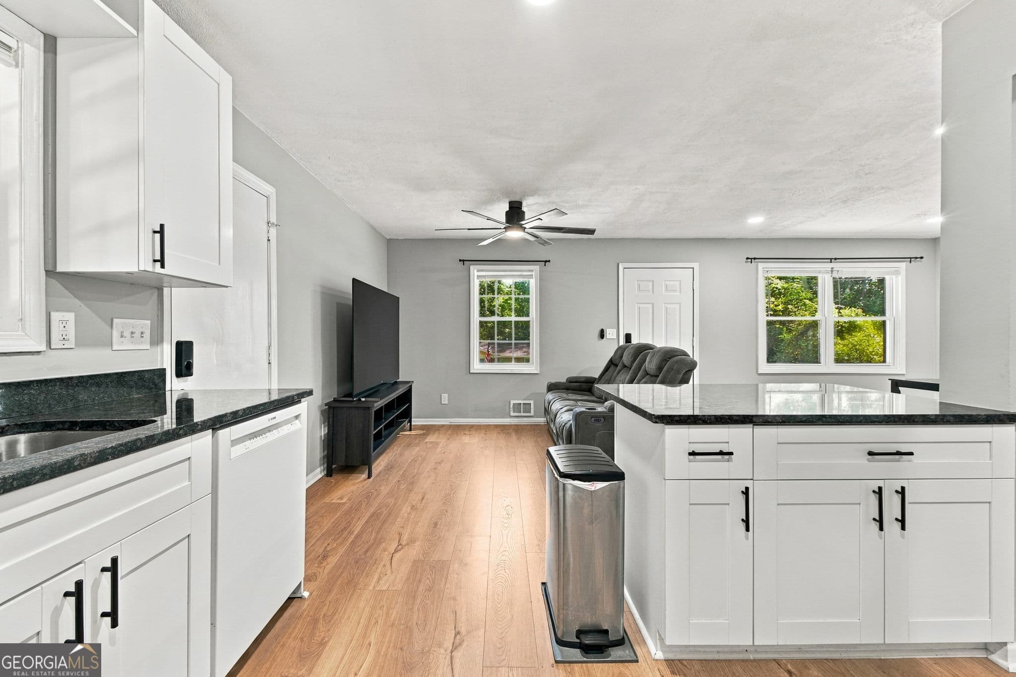 3 bedroom, 2 bathroom, 1,025 sq ft single family residence for sale at 4725 Oak Street, Ellenwood, GA 30294 — photo 8