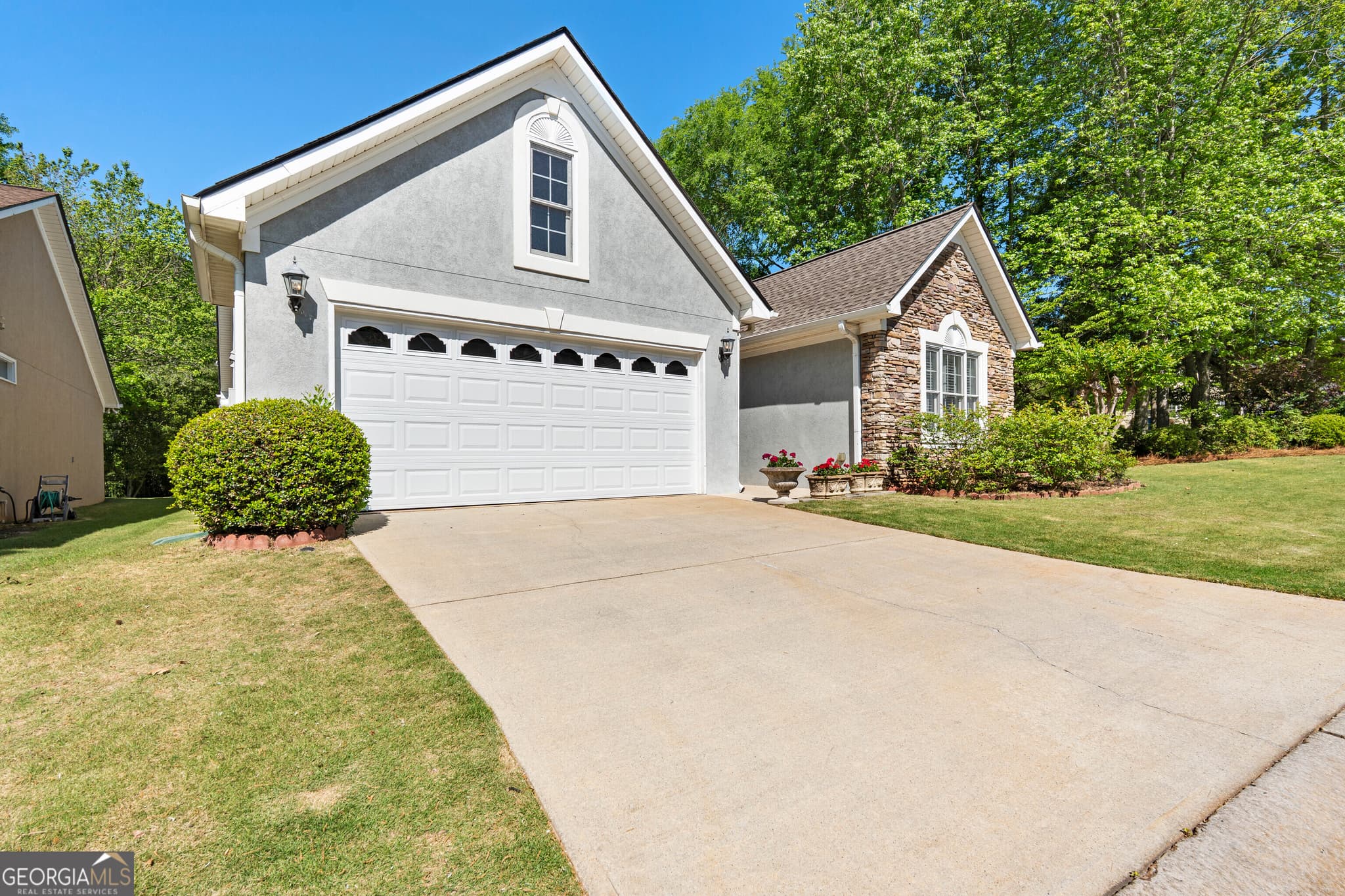 3 bedroom, 2 bathroom, 2,370 sq ft single family residence for sale at 218 Collierstown Way, Peachtree City, GA 30269 — photo 2
