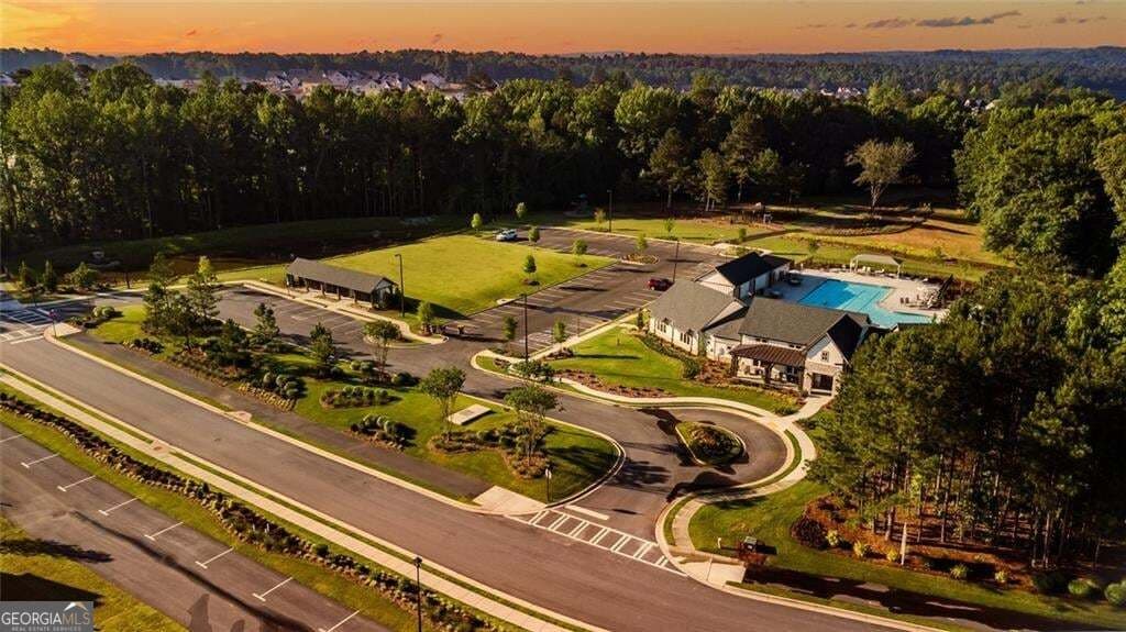 5 bedroom, 3 bathroom, 2,793 sq ft single family residence for sale at 820 Crystal Lakes Parkway, Hoschton, GA 30548 — photo 5