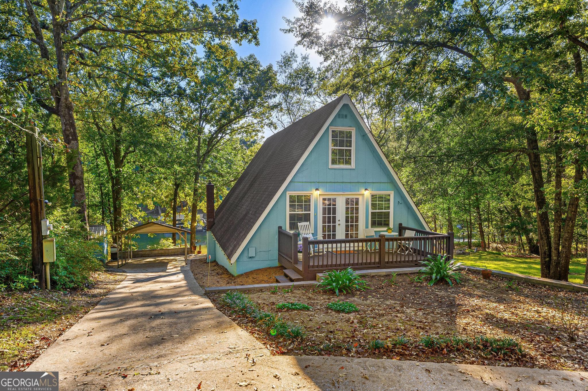 4 bedroom, 2 bathroom, 2,408 sq ft single family residence for sale at 387 Chateau Drive, Lavonia, GA 30553 — photo 2