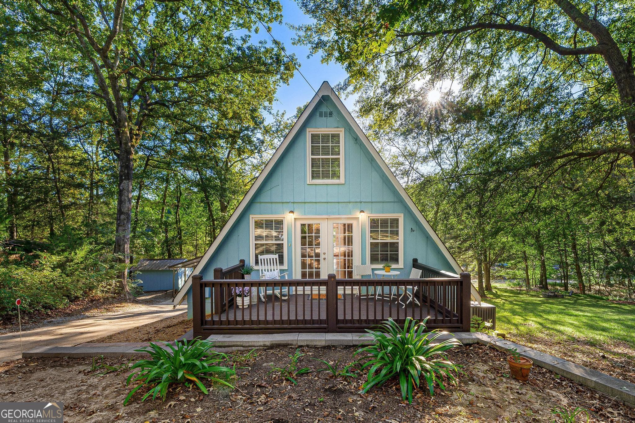 4 bedroom, 2 bathroom, 2,408 sq ft single family residence for sale at 387 Chateau Drive, Lavonia, GA 30553