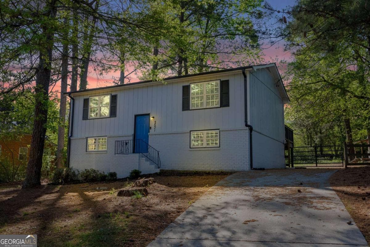 4 bedroom, 2 bathroom, 864 sq ft single family residence sold at 2531 Ridgecrest Drive, Kennesaw, GA 30152