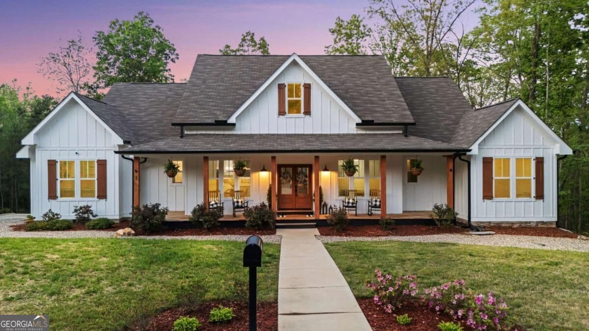 4 bedroom, 3.5 bathroom, 2,409 sq ft single family residence for sale at 7 Moss Creek Drive, Rome, GA 30161