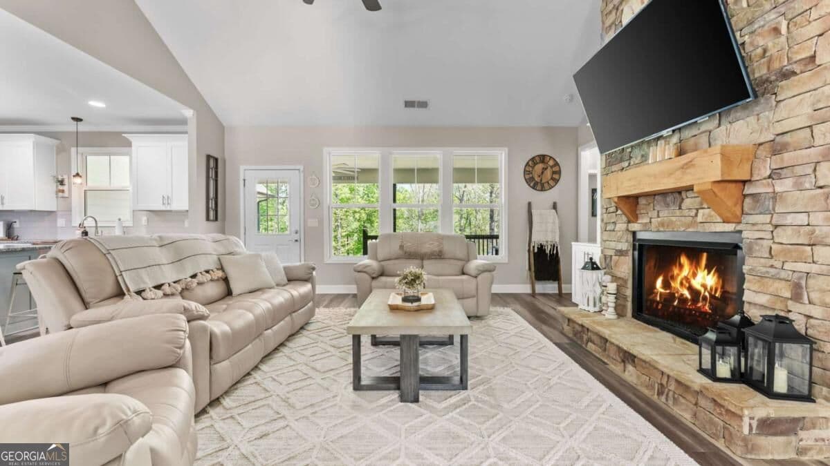 4 bedroom, 3.5 bathroom, 2,409 sq ft single family residence for sale at 7 Moss Creek Drive, Rome, GA 30161 — photo 5