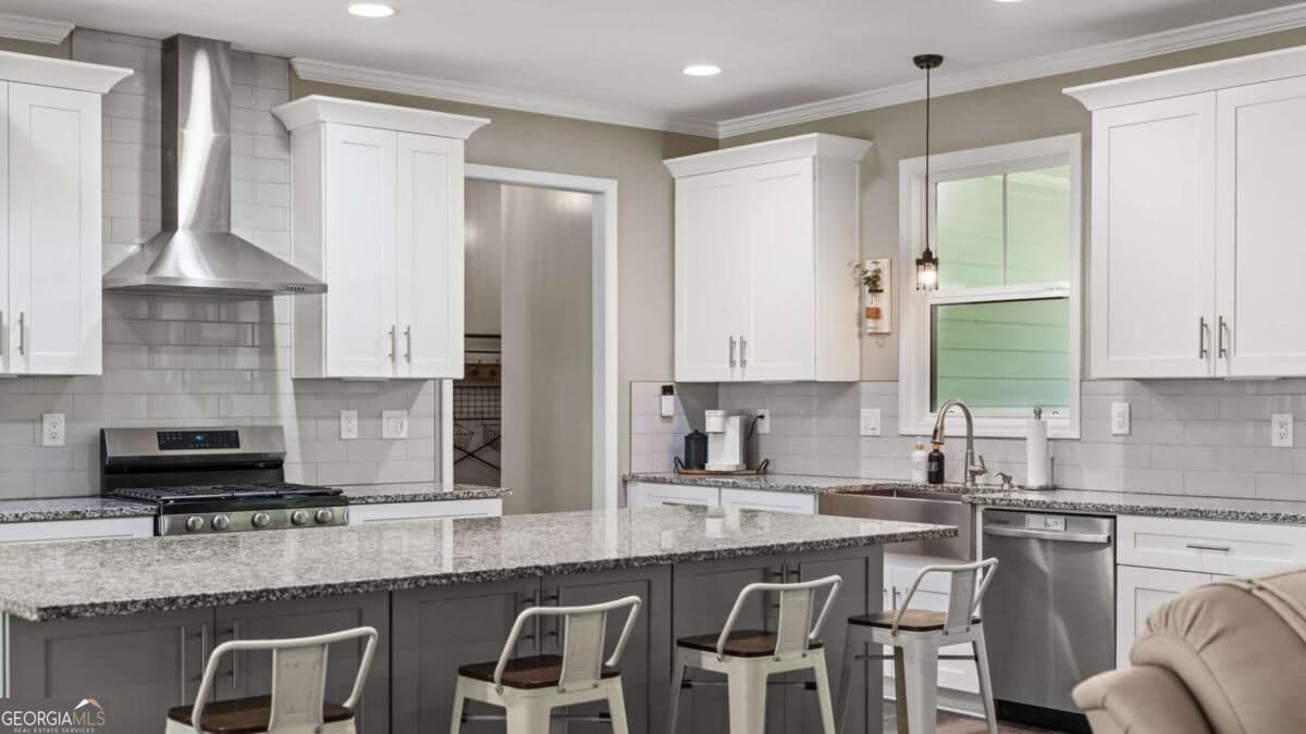 4 bedroom, 3.5 bathroom, 2,409 sq ft single family residence for sale at 7 Moss Creek Drive, Rome, GA 30161 — photo 9