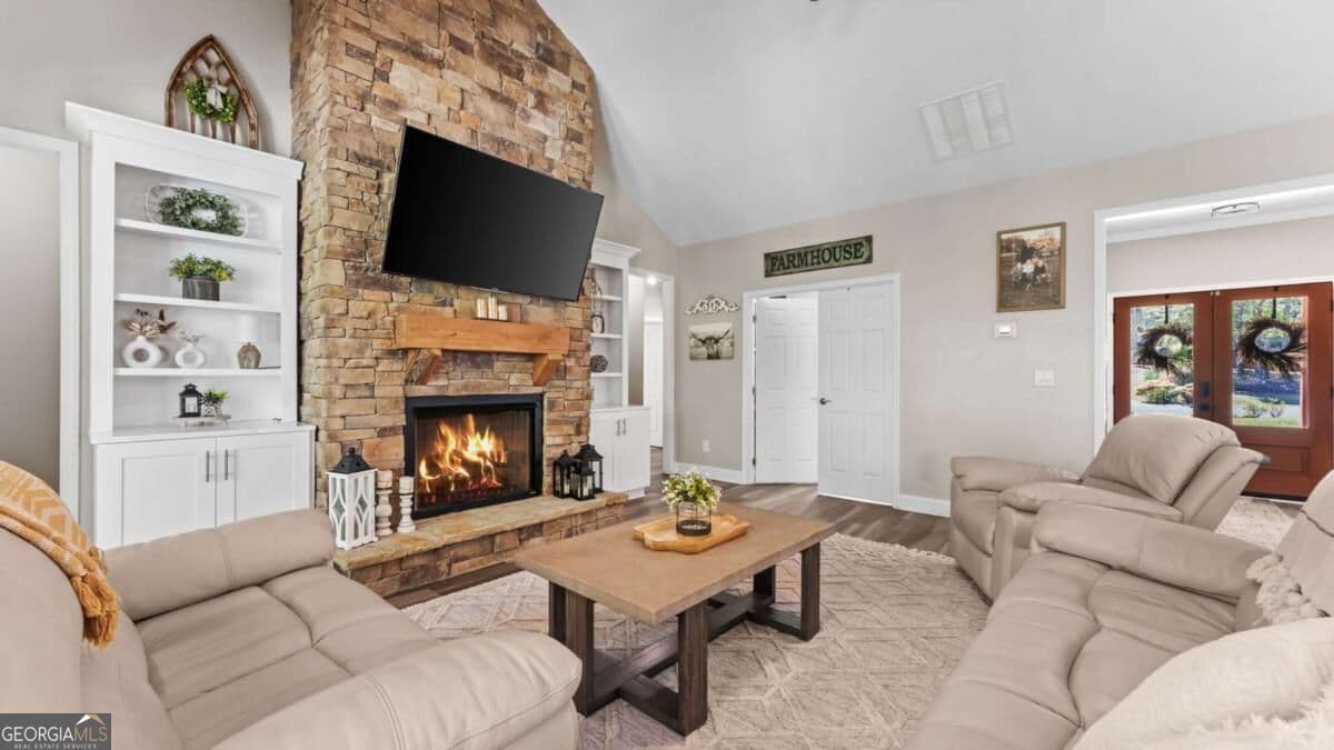 4 bedroom, 3.5 bathroom, 2,409 sq ft single family residence for sale at 7 Moss Creek Drive, Rome, GA 30161 — photo 4