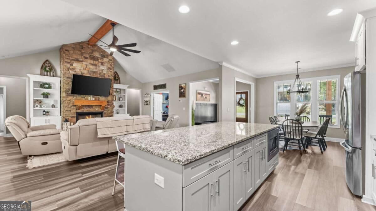 4 bedroom, 3.5 bathroom, 2,409 sq ft single family residence for sale at 7 Moss Creek Drive, Rome, GA 30161 — photo 8