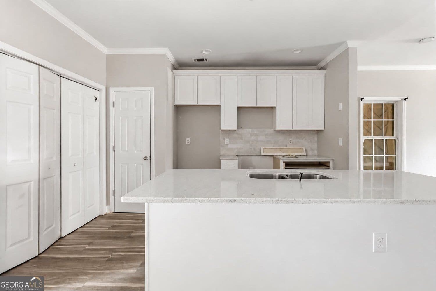 3 bedroom, 2.5 bathroom, 2,040 sq ft single family residence for sale at 1143 Hubbard Street, Atlanta, GA 30310 — photo 2