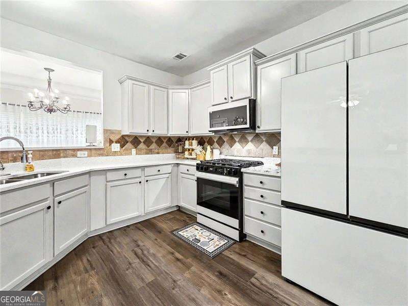 3 bedroom, 2.5 bathroom, 1,970 sq ft townhouse for sale at 1641 Austin Meadows Drive, Decatur, GA 30032 — photo 9
