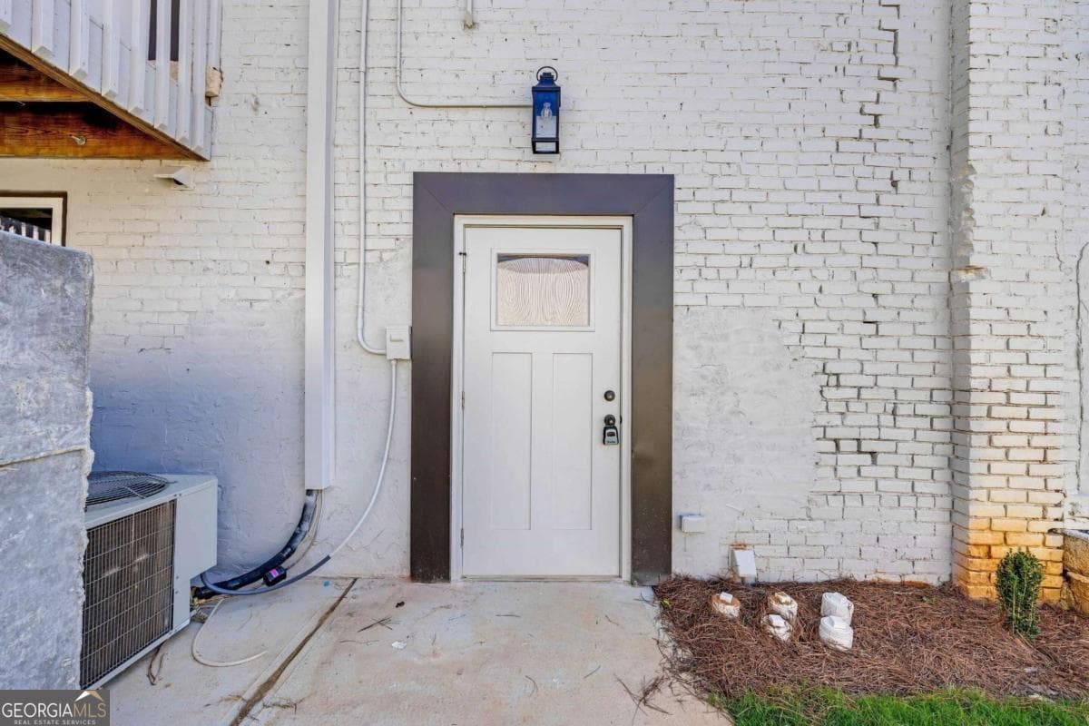 2 bedroom, 2 bathroom apartment for rent at 86 S Forest Avenue B, Hartwell, GA 30643 for $1,500 a month — photo 3