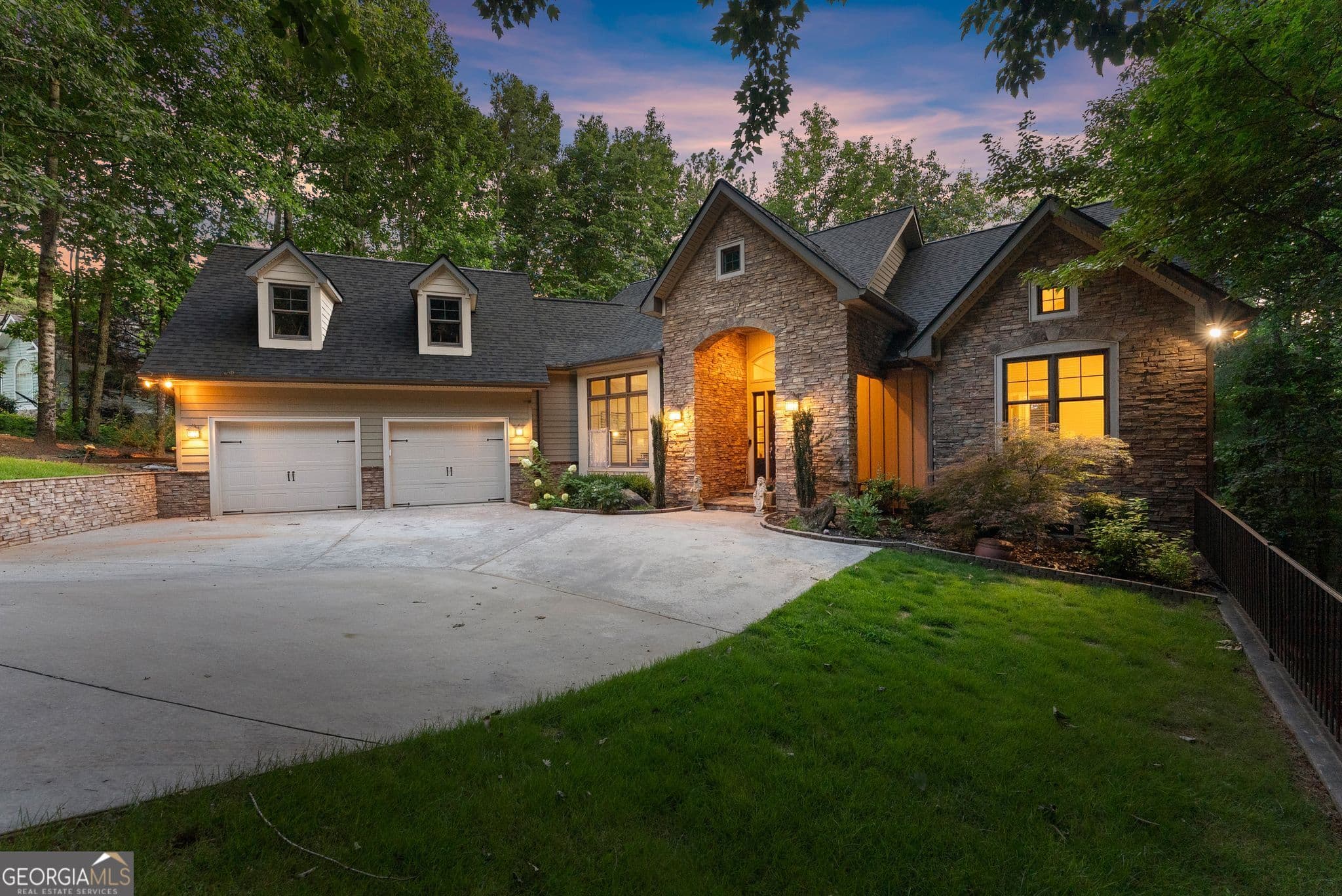 3 bedroom, 3 bathroom, 3,904 sq ft single family residence for sale at 746 Plum Lane, Clarkesville, GA 30523 — photo 3