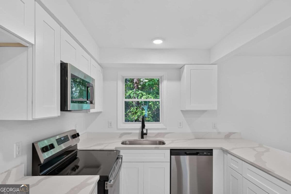 3 bedroom, 2 bathroom, 1,632 sq ft single family residence for sale at 298 Hulseytown Road, Dallas, GA 30157 — photo 6