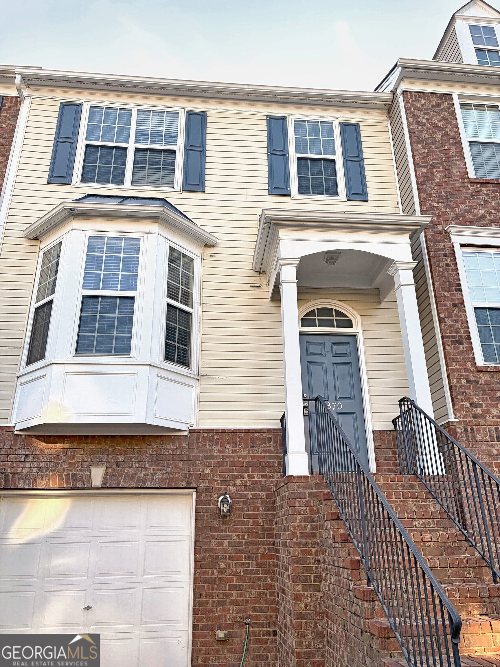 3 bedroom, 3.5 bathroom townhouse for rent at 1370 Thornborough Drive, Alpharetta, GA 30004 for $2,290 a month — photo 1 of 1