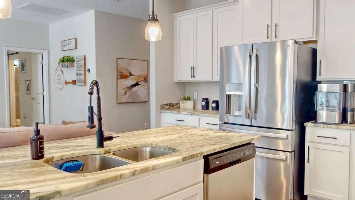 4 bedroom, 2 bathroom, 1,911 sq ft single family residence for sale at 124 Brookline Drive, Savannah, GA 31407 — photo 7