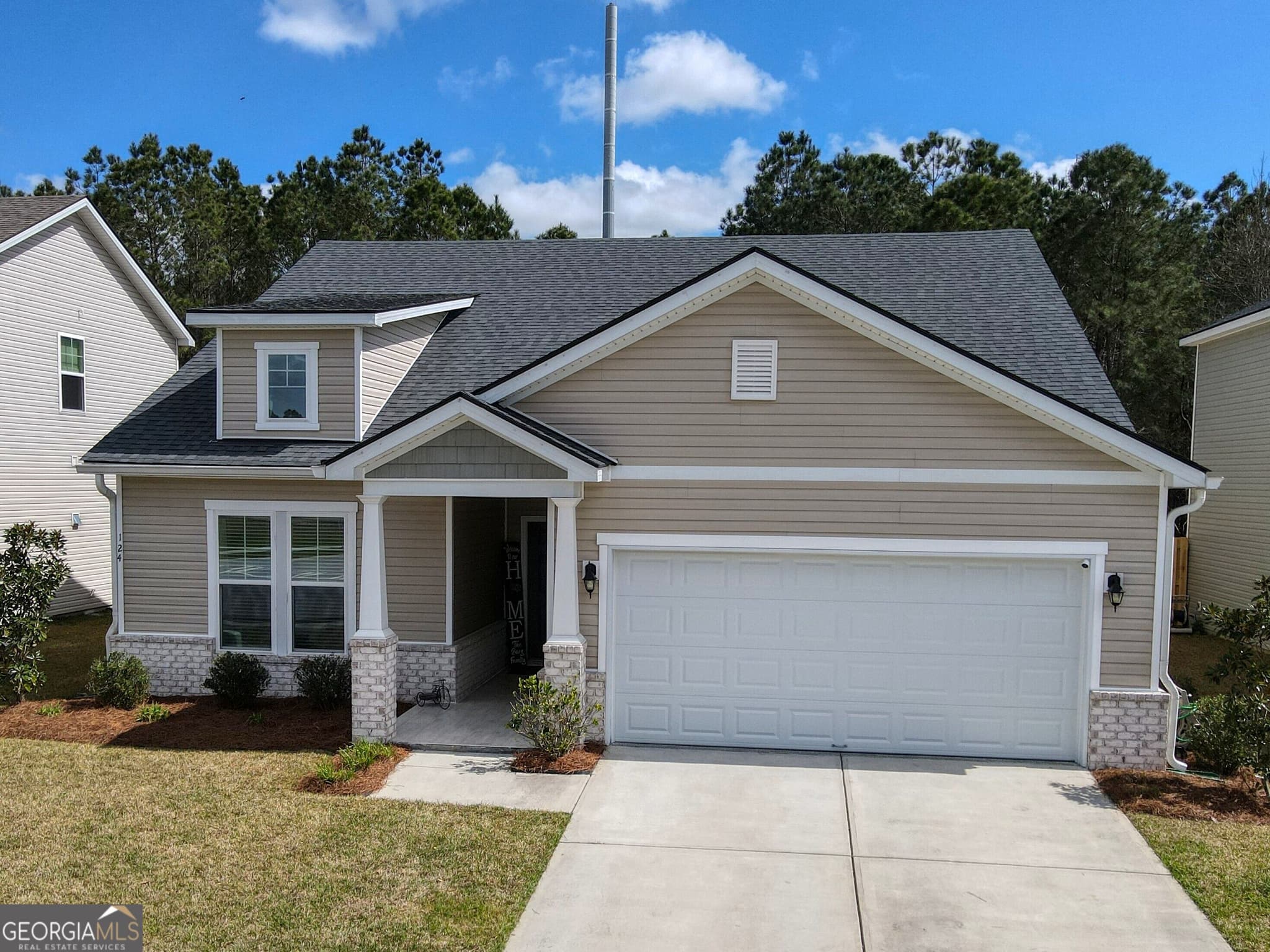 4 bedroom, 2 bathroom, 1,911 sq ft single family residence for sale at 124 Brookline Drive, Savannah, GA 31407
