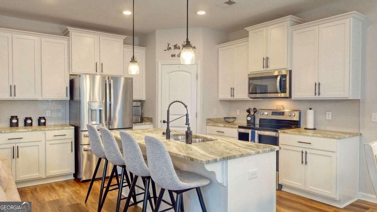 4 bedroom, 2 bathroom, 1,911 sq ft single family residence for sale at 124 Brookline Drive, Savannah, GA 31407 — photo 8