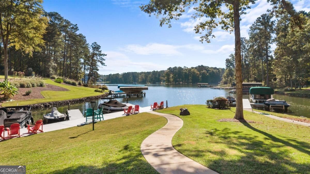 5 bedroom, 4.5 bathroom, 6,064 sq ft single family residence for sale at 1250 Westchester Drive, Greensboro, GA 30642 — photo 7
