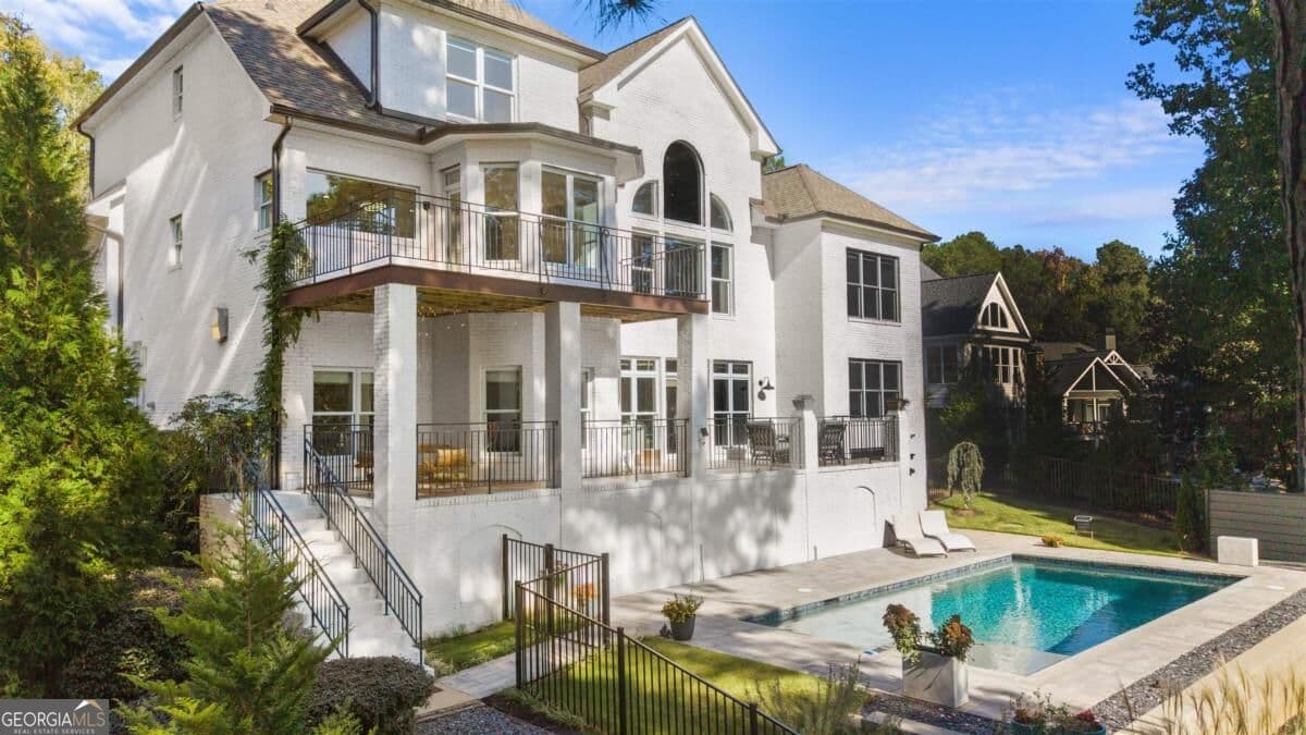5 bedroom, 4.5 bathroom, 6,064 sq ft single family residence for sale at 1250 Westchester Drive, Greensboro, GA 30642 — photo 4