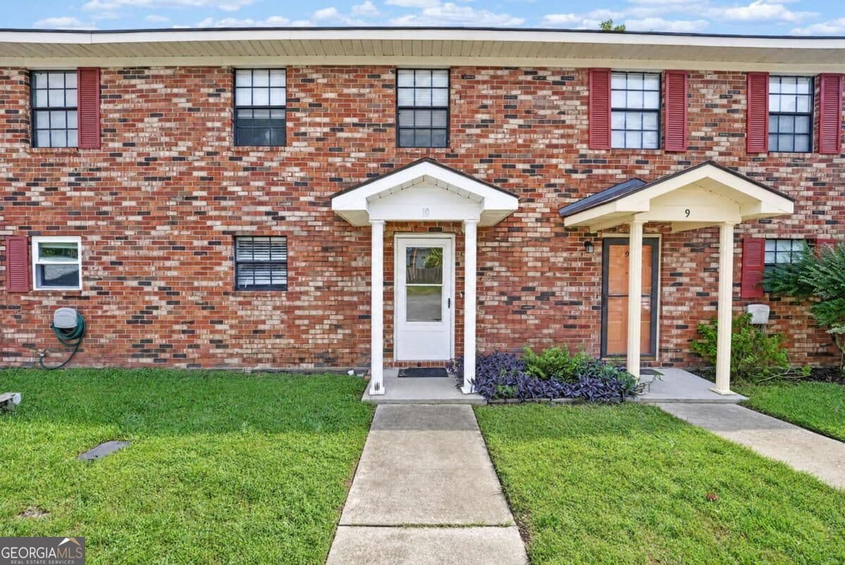 2 bedroom, 2.5 bathroom, 1,320 sq ft condominium for sale at 2401 Bonaventure Road 10, Savannah, GA 31404