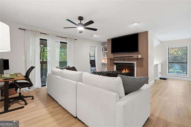 2 bedroom, 2 bathroom, 1,332 sq ft condominium for sale at 109 Cumberland Court, Smyrna, GA 30080 — photo 2