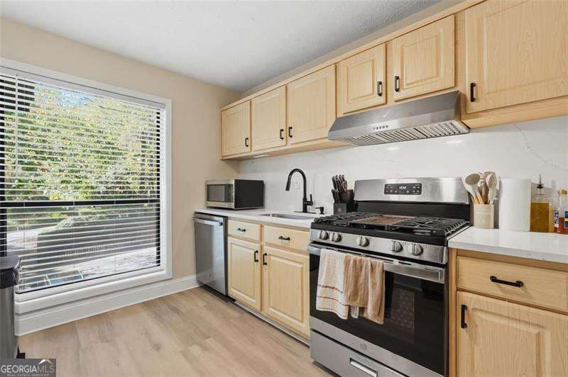 2 bedroom, 2 bathroom, 1,332 sq ft condominium for sale at 109 Cumberland Court, Smyrna, GA 30080 — photo 4