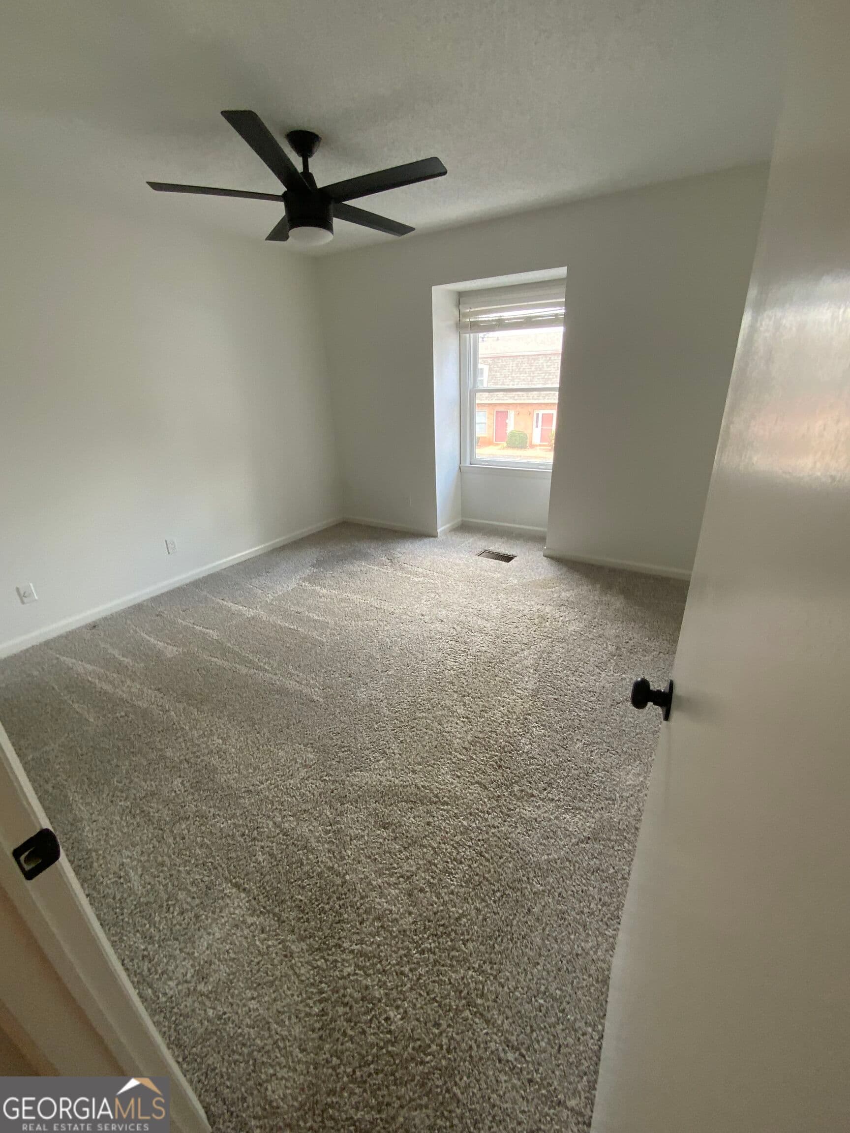 2 bedroom, 1.5 bathroom, 1,024 sq ft condominium for sale at 3925 Mountain View Road F4, Oakwood, GA 30566 — photo 6