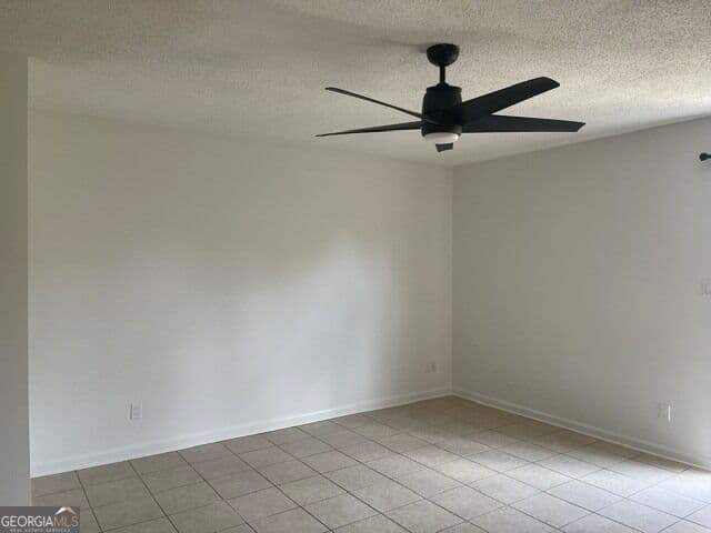 2 bedroom, 1.5 bathroom, 1,024 sq ft condominium for sale at 3925 Mountain View Road F4, Oakwood, GA 30566 — photo 3