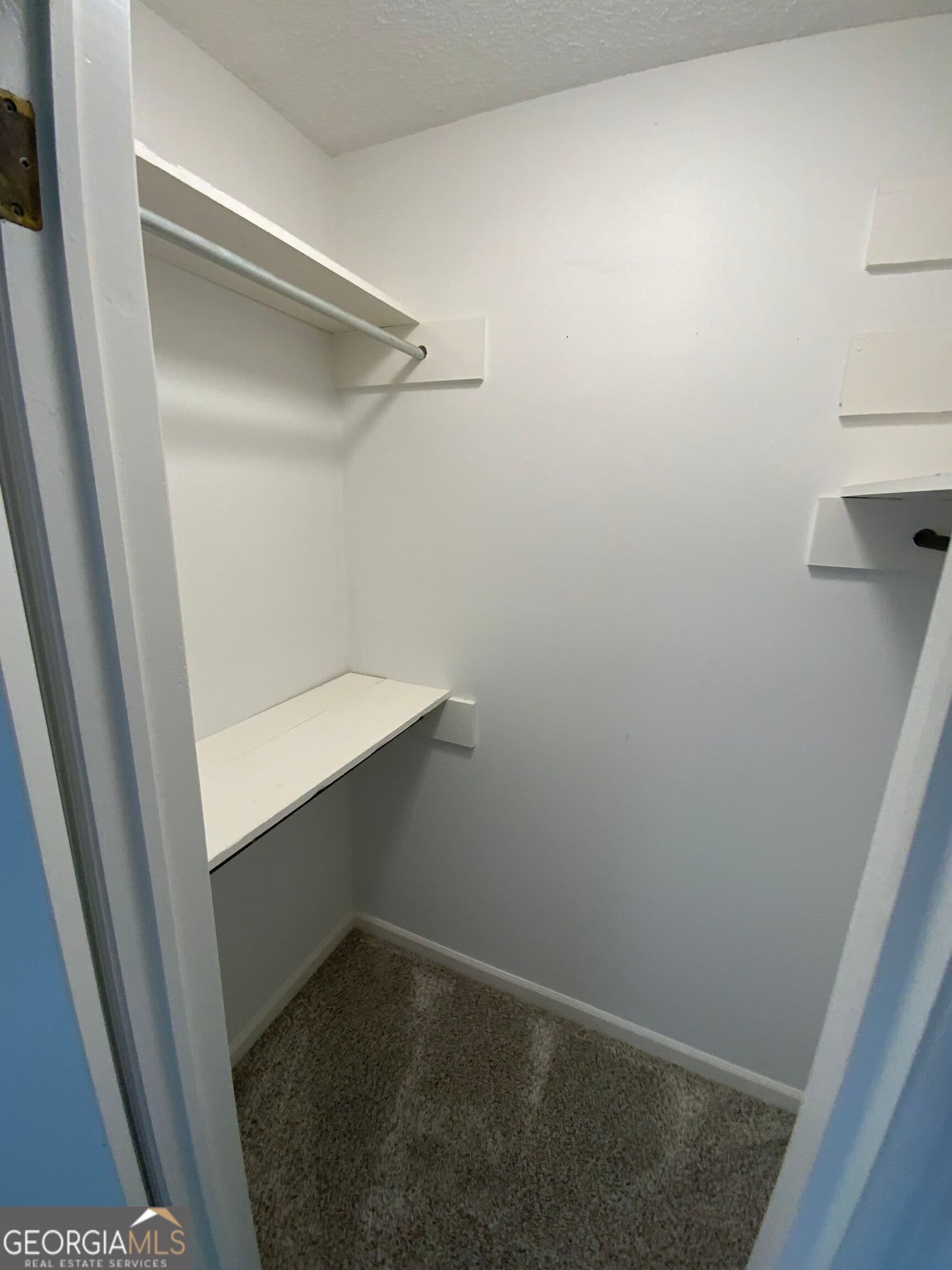 2 bedroom, 1.5 bathroom, 1,024 sq ft condominium for sale at 3925 Mountain View Road F4, Oakwood, GA 30566 — photo 8