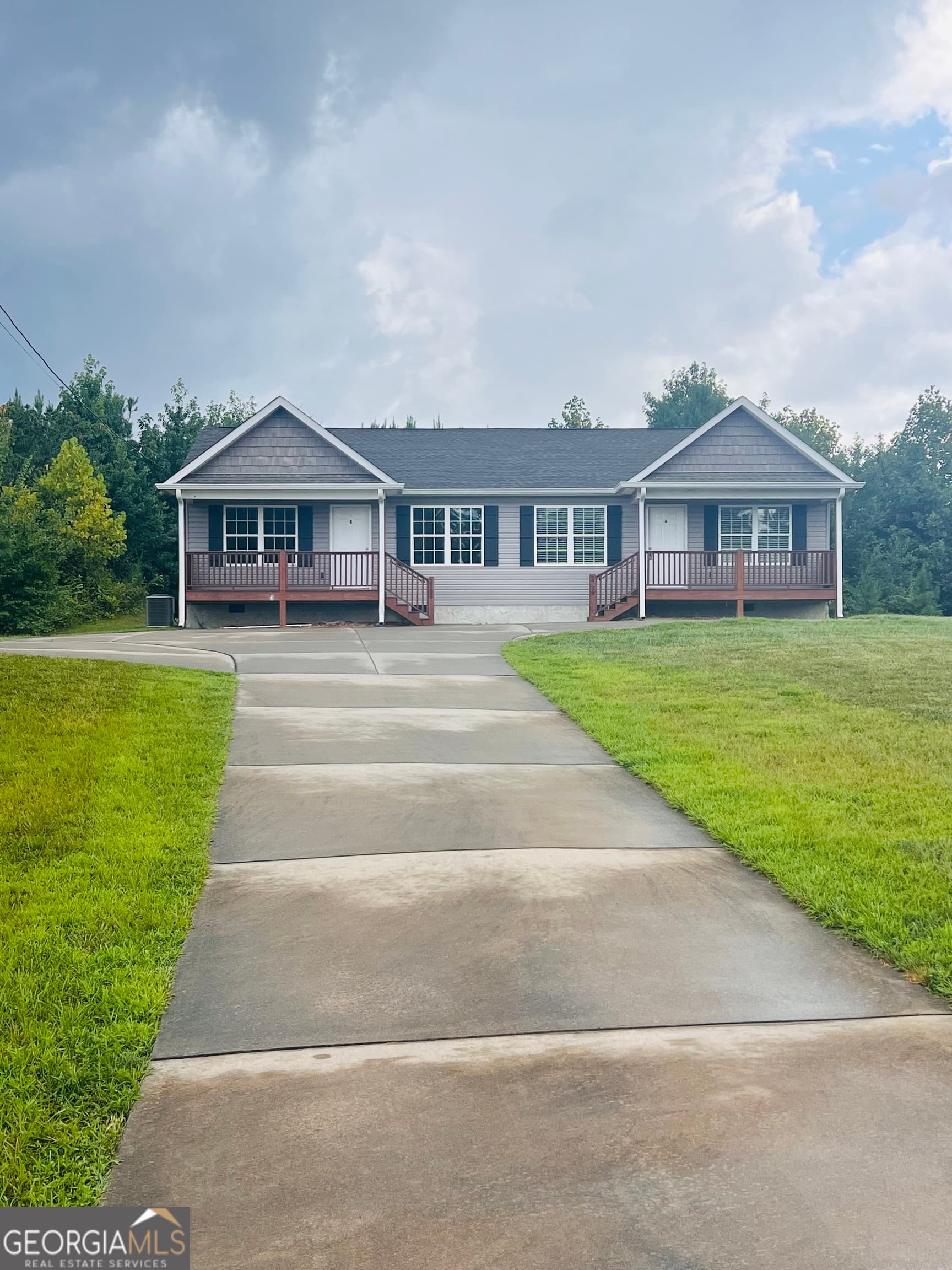 2 bedroom, 2 bathroom duplex for rent at 2738 Rauschenberg Road B, Dalton, GA 30721 for $1,300 a month