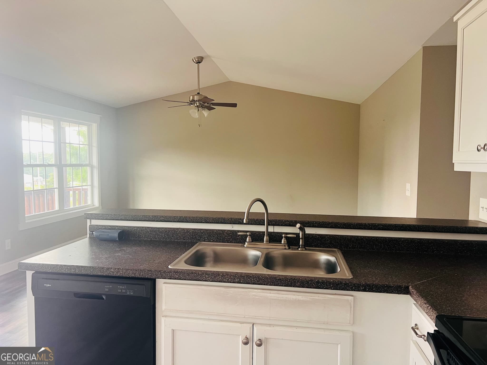 2 bedroom, 2 bathroom duplex for rent at 2738 Rauschenberg Road B, Dalton, GA 30721 for $1,300 a month — photo 5