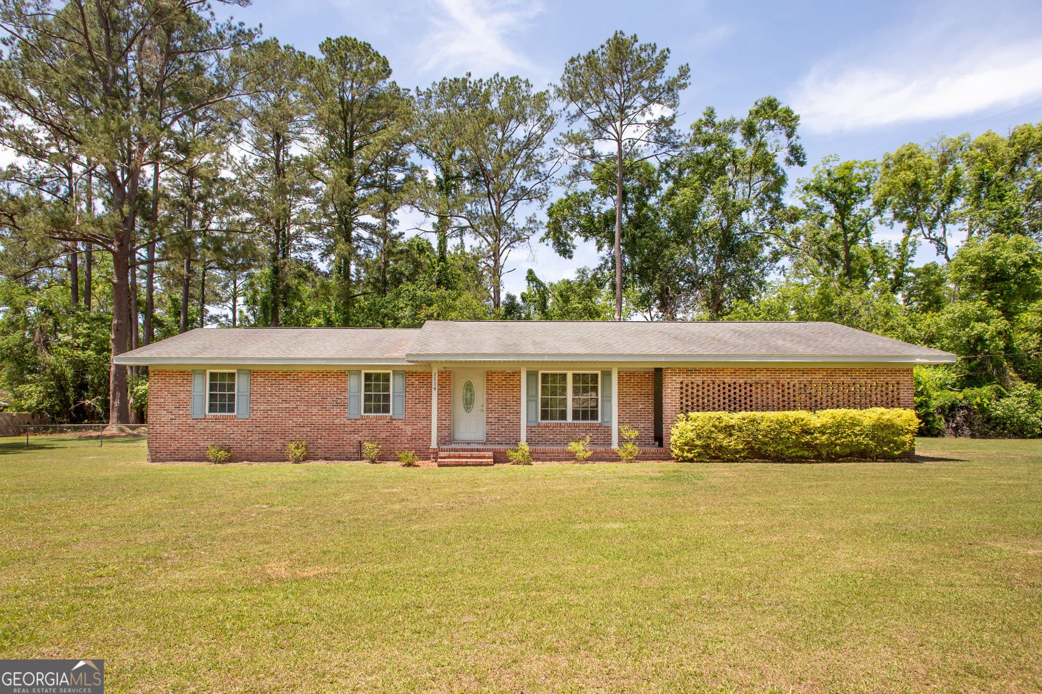 4 bedroom, 3 bathroom, 2,350 sq ft single family residence sold at 1114 Laurel Street, Blackshear, GA 31516