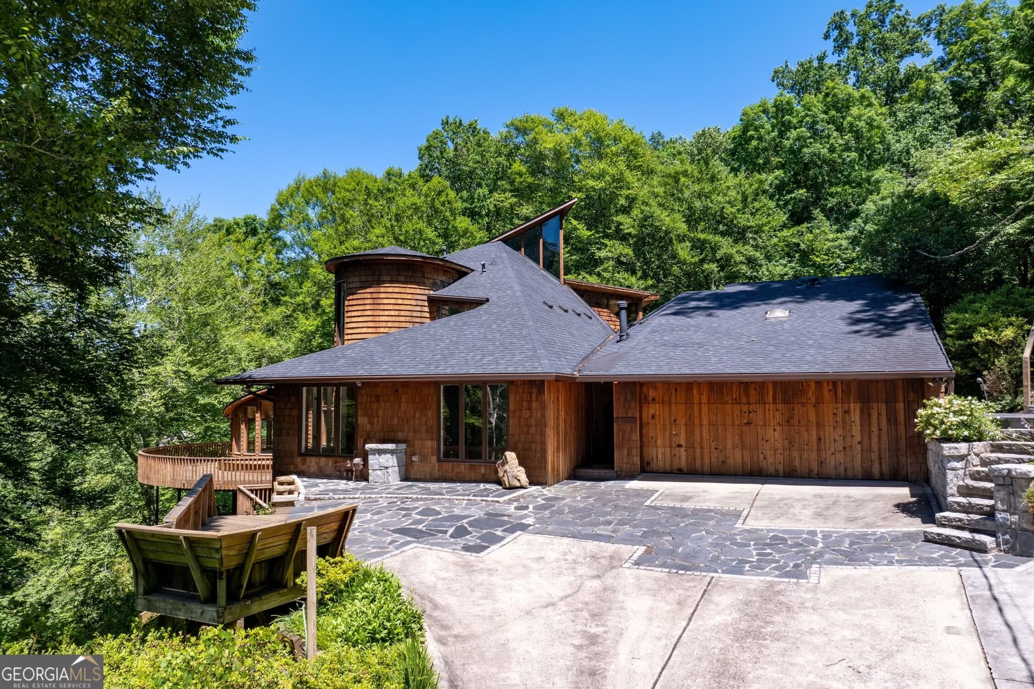 5 bedroom, 5.5 bathroom, 8,250 sq ft single family residence for sale at 120 Laurel Drive, Atlanta, GA 30342 — photo 4