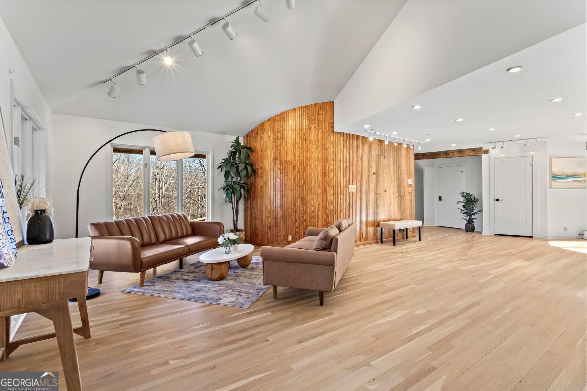 5 bedroom, 5.5 bathroom, 8,250 sq ft single family residence for sale at 120 Laurel Drive, Atlanta, GA 30342 — photo 8