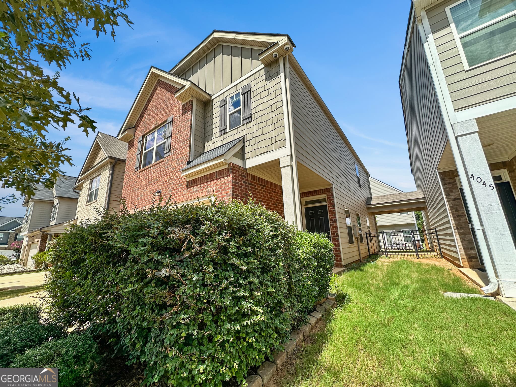 4 bedroom, 2.5 bathroom, 3,664 sq ft single family residence for rent at 4035 Emmons Street, Mcdonough, GA 30253 for $2,075 a month — photo 2