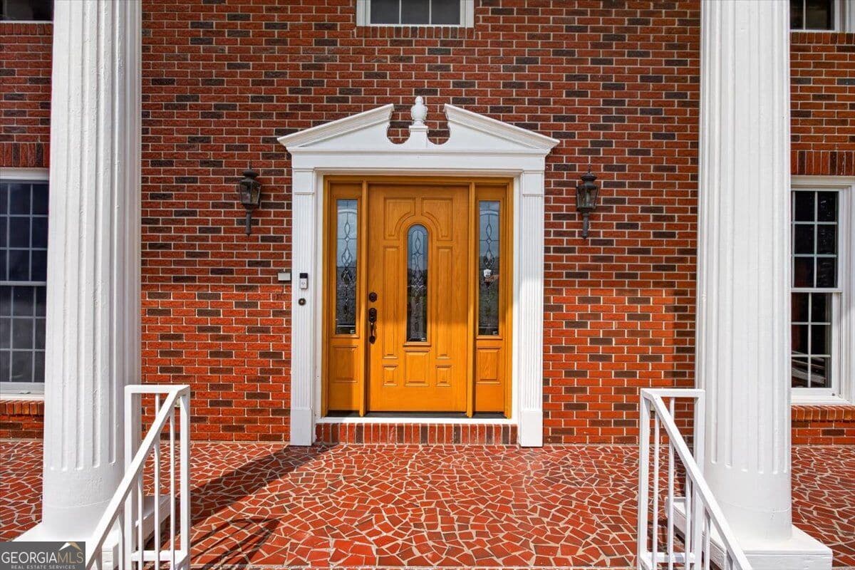 4 bedroom, 3.5 bathroom, 3,936 sq ft single family residence for sale at 195 River Street, Ellijay, GA 30540 — photo 6