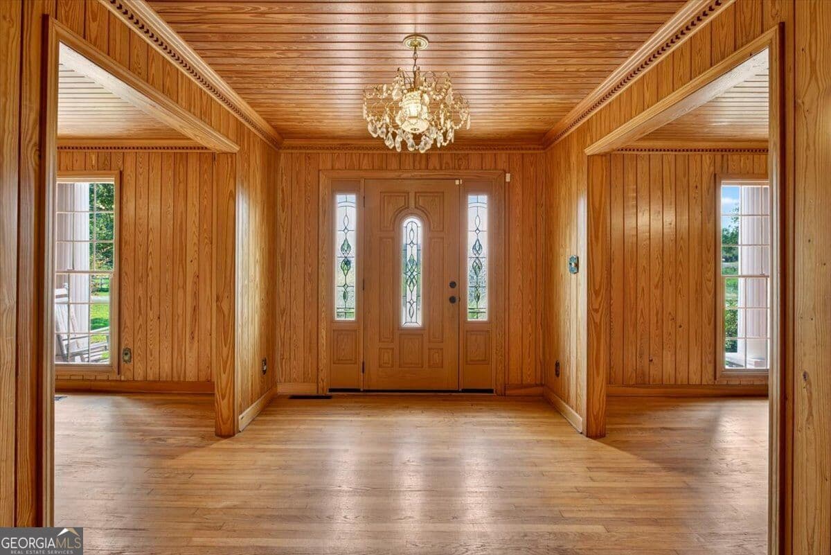4 bedroom, 3.5 bathroom, 3,936 sq ft single family residence for sale at 195 River Street, Ellijay, GA 30540 — photo 7