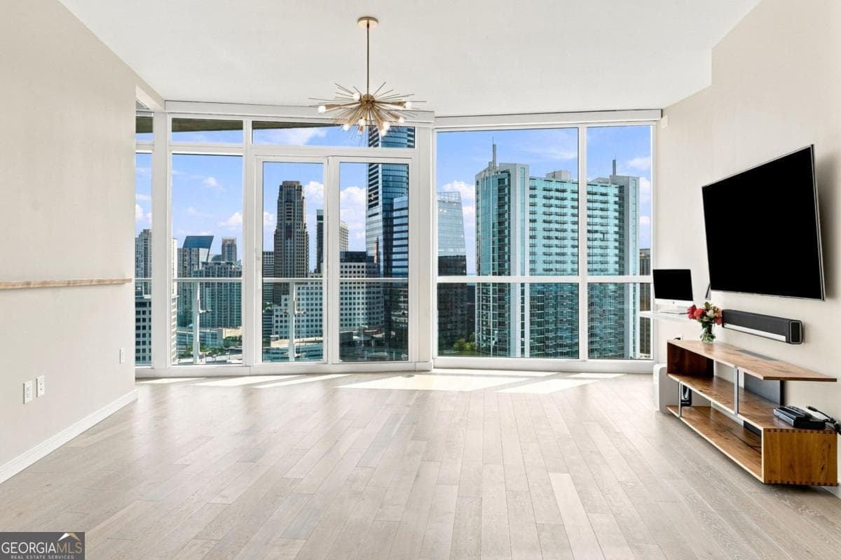 1 bedroom, 1 bathroom, 930 sq ft condominium for sale at 3325 Piedmont Road 1910, Atlanta, GA 30305 — photo 3