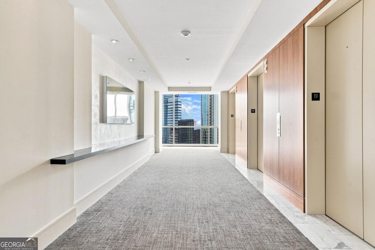 1 bedroom, 1 bathroom, 930 sq ft condominium for sale at 3325 Piedmont Road 1910, Atlanta, GA 30305 — photo 4