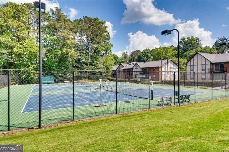 2 bedroom, 2 bathroom condominium for rent at 6851 Roswell Road K6, Atlanta, GA 30328 for $1,950 a month — photo 7