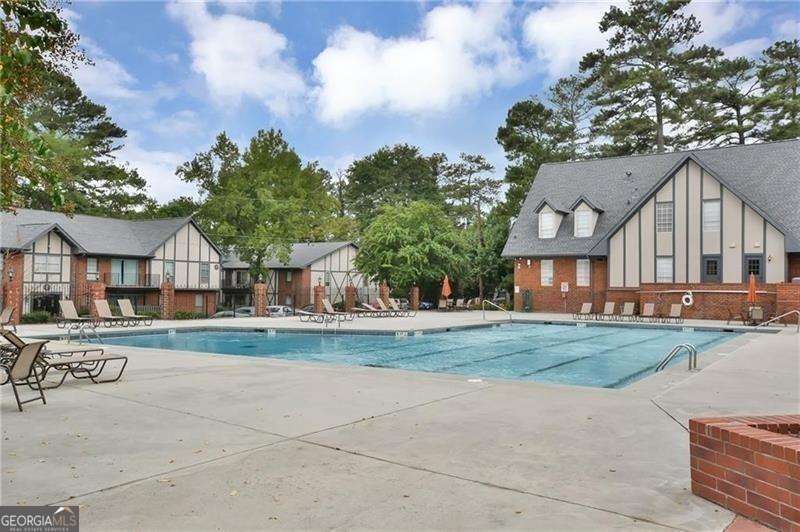 2 bedroom, 2 bathroom condominium for rent at 6851 Roswell Road K6, Atlanta, GA 30328 for $1,950 a month — photo 8