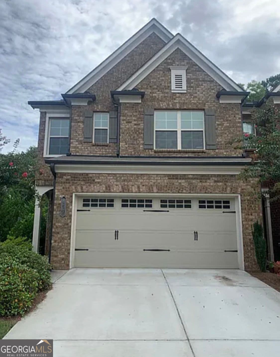 3 bedroom, 2.5 bathroom, 1,818 sq ft townhouse for rent at 459 Braemore Mill Drive, Lawrenceville, GA 30044 for $2,200 a month — photo 1 of 12